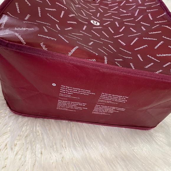 Lululemon "Lululemon large reuseable tote in holiday with logo" NWT - Picture 3 of 6